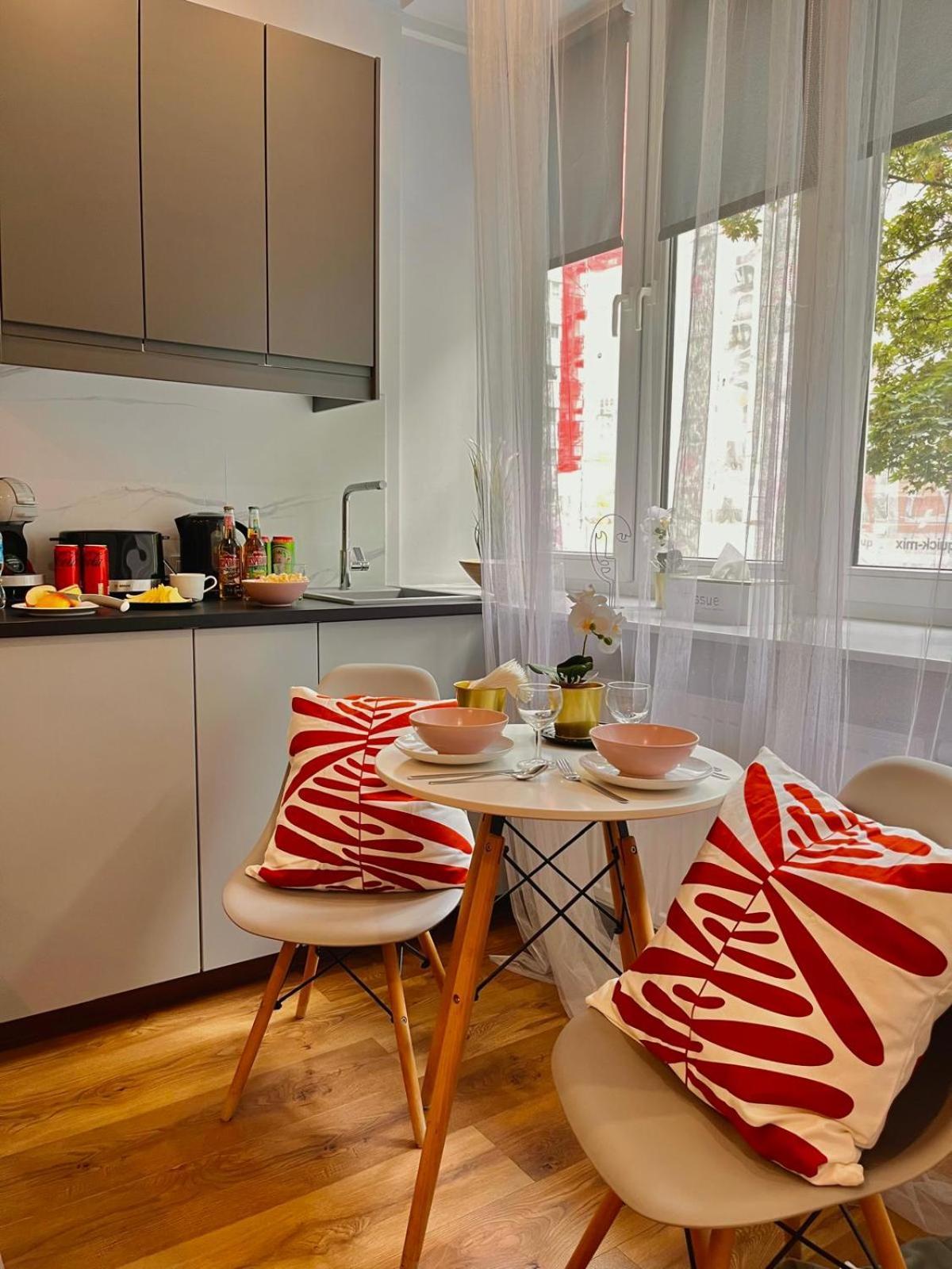 Special 1 Bed Room Condo Warszawa Center Kültér fotó